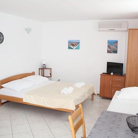 Apartments Ada Primosten Bagian luar foto