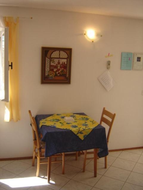 Apartments Ada Primosten Bagian luar foto