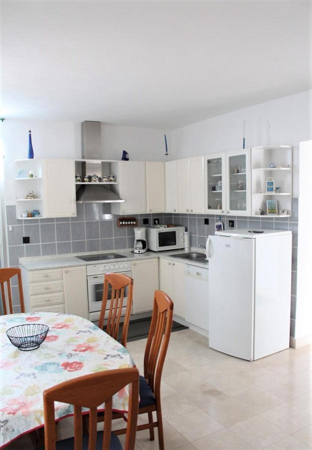 Apartments Ada Primosten Bagian luar foto