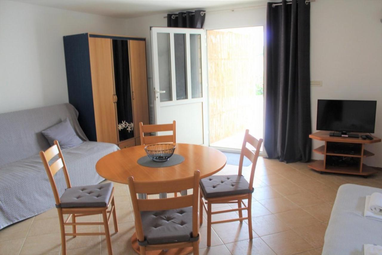 Apartments Ada Primosten Bagian luar foto